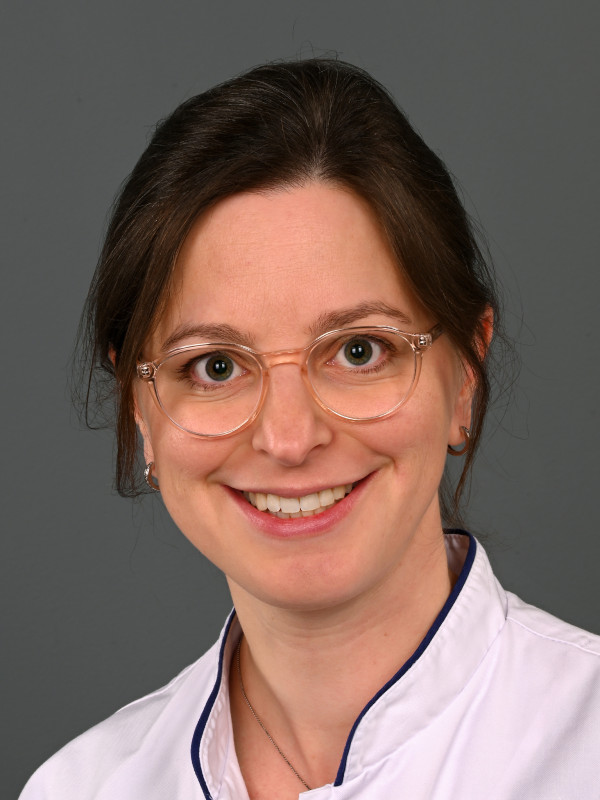 Dr. N. Leenders